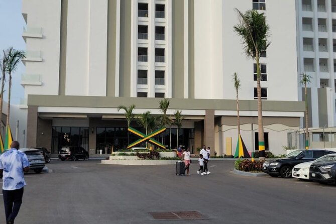 private-airport-transfer-riu-aquarelle-excellence-oyster-bay