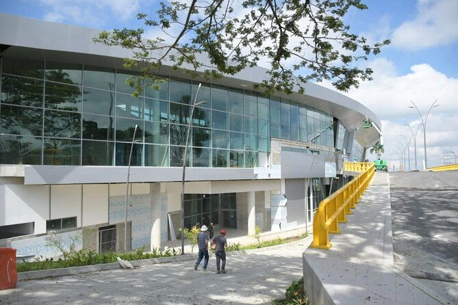private-arrival-or-departure-transfer-matecana-int-airport-2