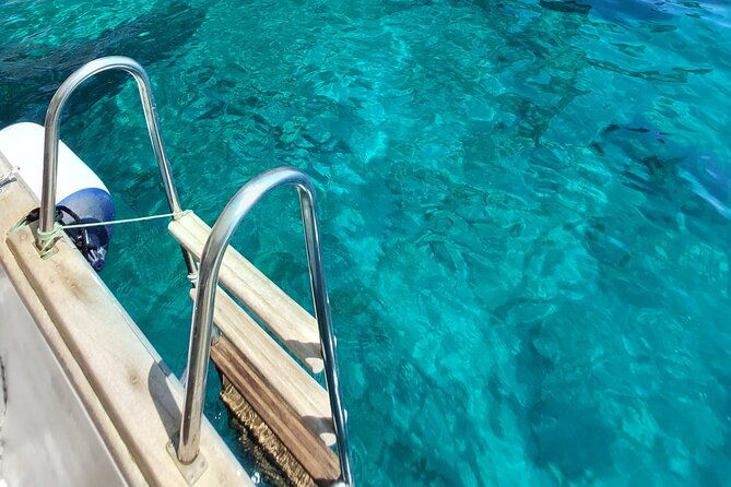 private-boat-experience-experience-the-sea-of-capri-at-its-best-4-hours-2