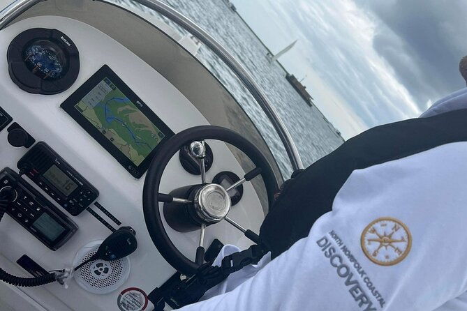 private-boat-sightseeing-tour-along-the-north-norfolk-coast-2