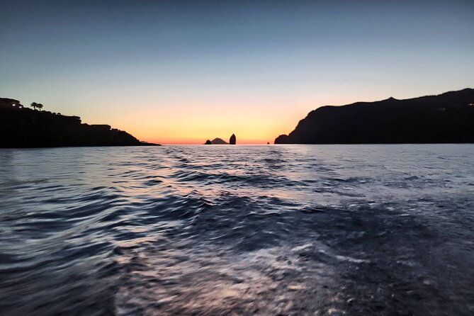 private-boat-tour-at-sunset-to-the-faraglioni-of-lipari-2