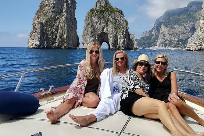 private-boat-tour-of-capri-from-capri