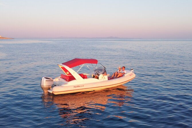 private-boat-tour-of-red-rocks-pakleni-islands