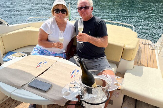 private-boat-tour-on-lake-como-in-lombardy