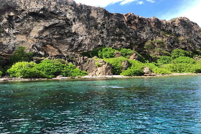 private-boat-trip-with-snorkeling-and-swimming