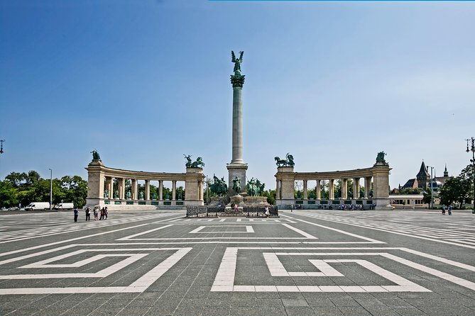 private-budapest-bike-tour-with-cafe-stop