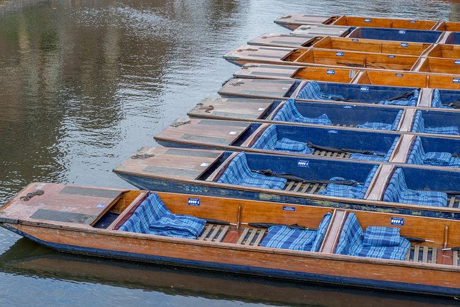 private-cambridge-uni-walking-tour-punting-tour-led-by-alumni