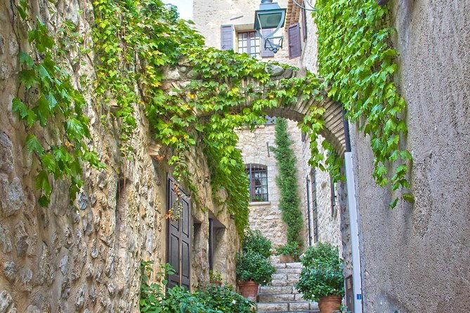 private-day-trip-provence-countryside-by-minivan-from-nice