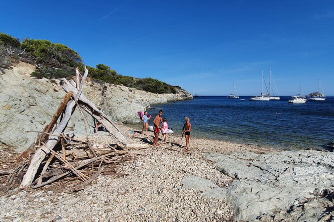 private-full-day-boat-trip-to-porquerolles-2