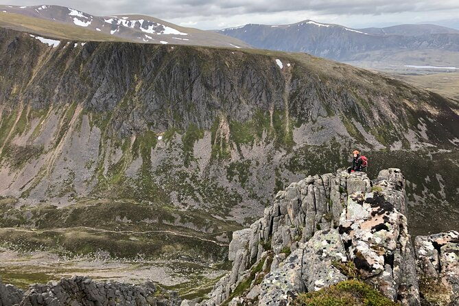 private-guided-rock-climbing-experience-in-the-cairngorms