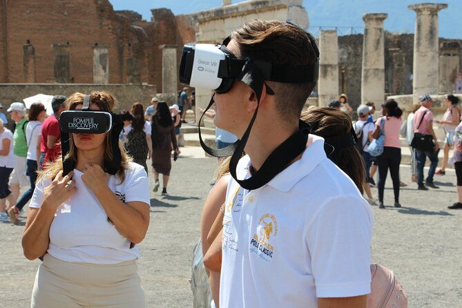 private-guided-tour-and-vr-headsets-in-the-ancient-pompeii