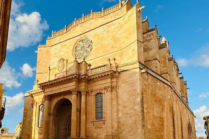 private-guided-tour-of-ciutadella-with-tasting-2