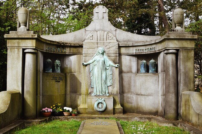 private-guided-tour-of-the-historic-south-cemetery-in-leipzig