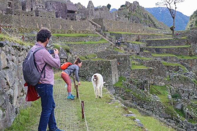 private-guided-tour-to-machu-picchu-from-aguas-calientes