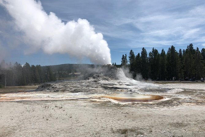 private-hidden-gems-of-yellowstone-lunch-w-family-friendly-hikes-included-2