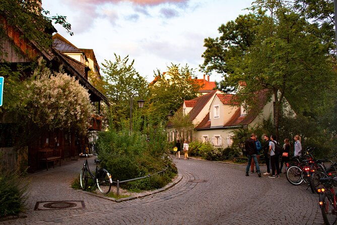 private-highlights-of-munich-bike-tour-with-beer-garden-stop