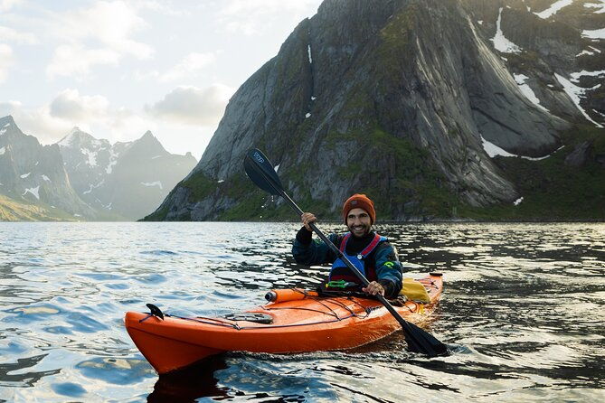 private-kayak-hike-to-bunes-beach