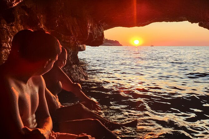 private-kayak-tour-explore-the-caves-and-turquoise-bays-in-pula