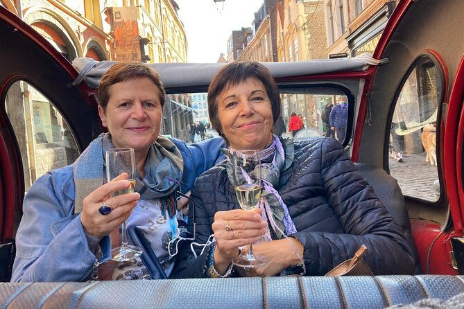 private-lille-tour-by-classic-convertible-2cv-with-champagne