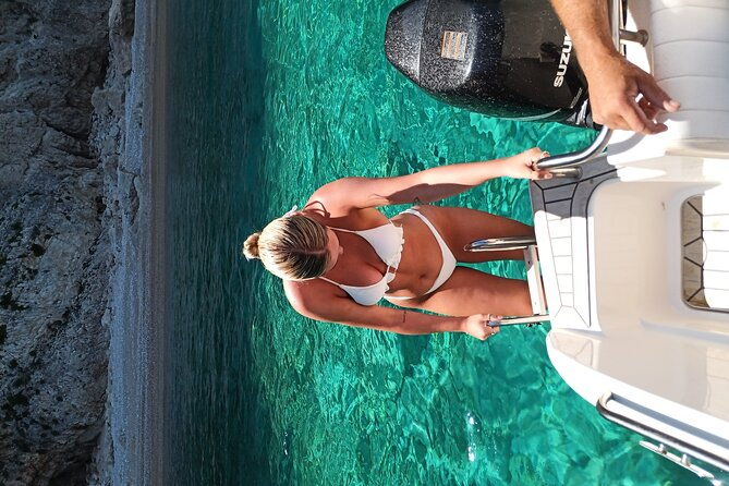 private-luxury-6-5m-140hp-speedboat-cruise-shipwreck-blue-caves