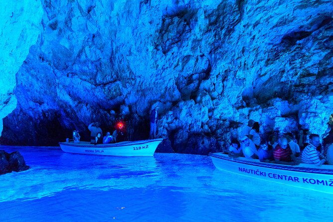 private-luxury-boat-from-hvar-brac-and-vis-destination-2