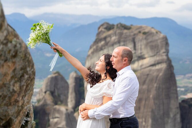 private-meteora-photo-shoot-with-a-professional-photographer