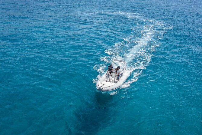 private-milos-tour-islands-of-colours-luxury-boat-rental