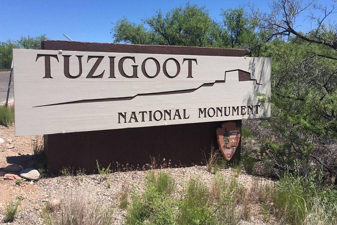private-montezuma-castle-tuzigoot-national-mont-in-luxury-car-2