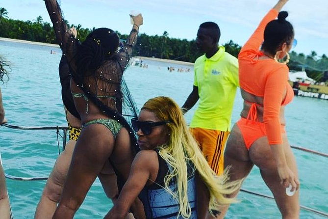 private-only-adult-hennessy-party-boat-with-live-dj