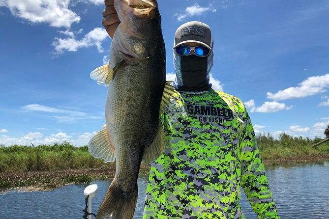 private-pontoon-fishing-charter-on-lake-tohopekaliga-in-florida-4-or-6-hours