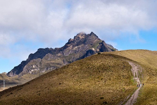 private-quito-city-tour-with-teleferico-and-horse-ride-in-pichincha-volcano