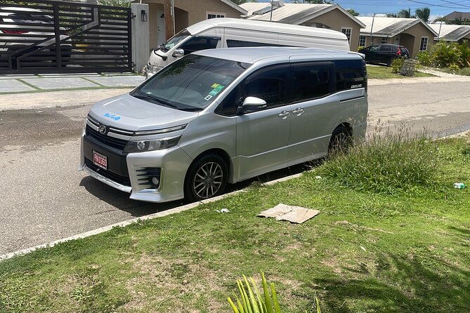 private-roundtrip-transfer-from-montego-bay-airport-to-hotel