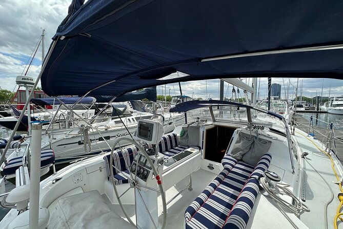 private-sail-around-new-york-city-and-the-statue-of-liberty