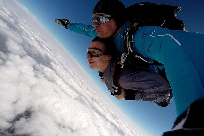 private-skydiving-experience-in-belgrade