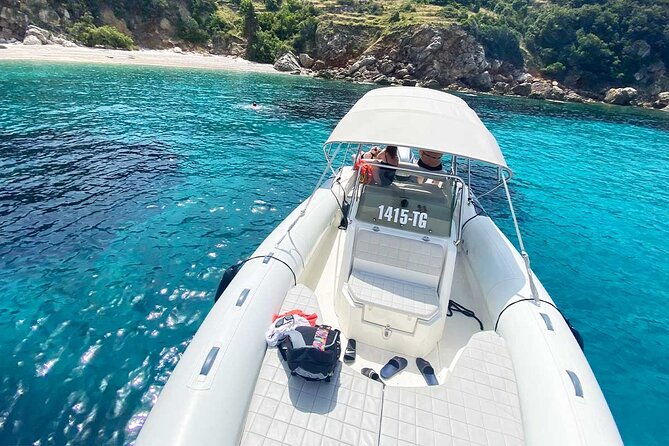 private-speedboat-tour-from-trogir-and-split-all-around-island-solta