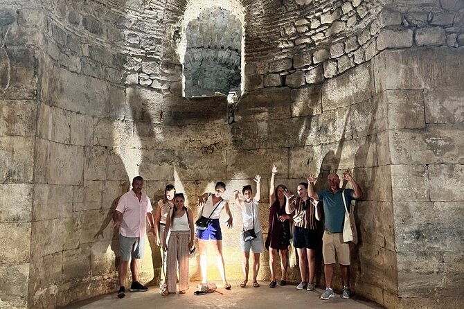 private-split-visit-diocletian-palace-taste-food-at-the-market