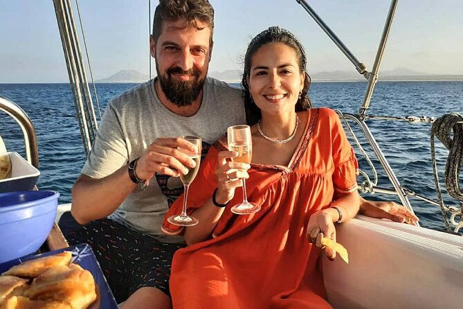 private-sunset-sailing-tour-from-corralejo-fuerteventura-3h