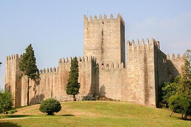 private-tour-3-days-fatima-aveiro-porto-guimaraes-braga-santiago-de-compostela