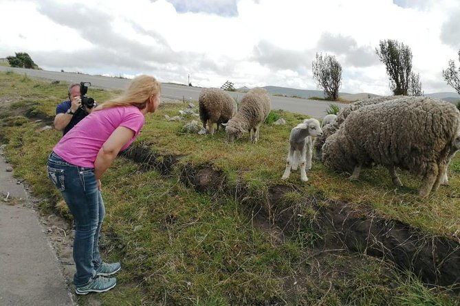 private-tour-4-day-trip-cotopaxi-quilotoa-banos-with-devils-nose-train-ride
