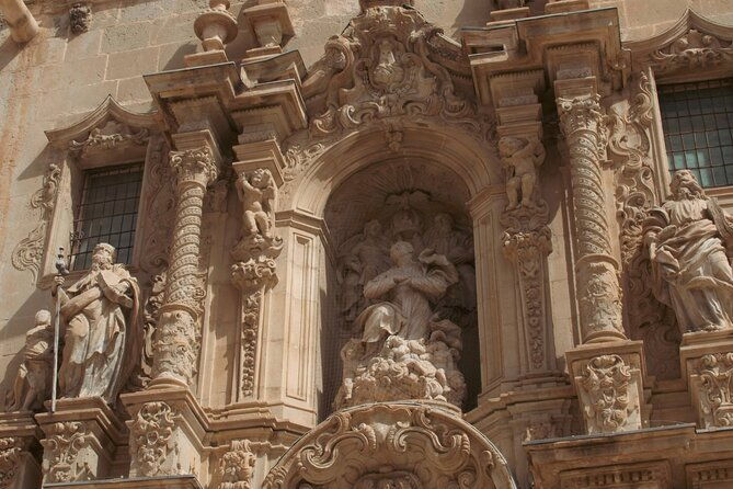 private-tour-all-of-alicante-city-castle-market-and-tapas