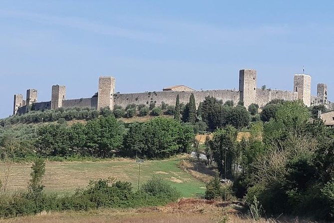 private-tour-full-day-volterra-san-gimignano-with-wine-tasting-experience