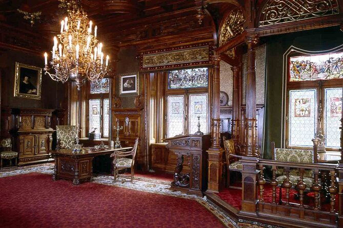 private-tour-in-bran-castle-peles-castle-and-brasov-2