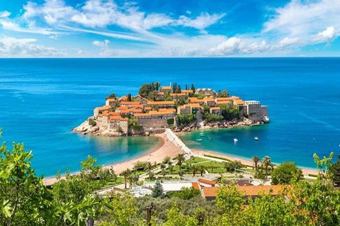 private-tour-kotor-budva-our-lady-of-the-rocks-st-stefan-2