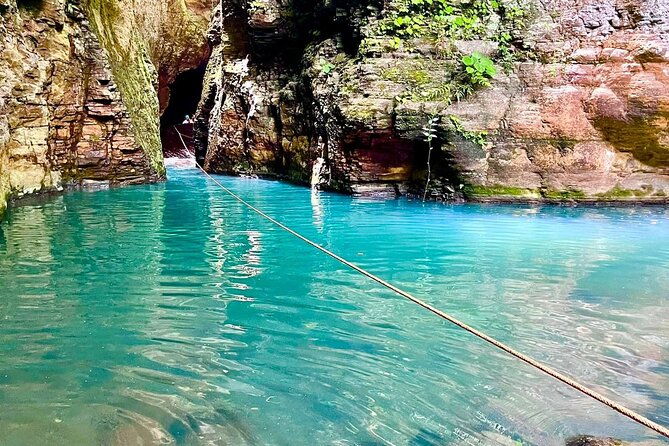 private-tour-la-leona-waterfall-all-inclusive-transportation
