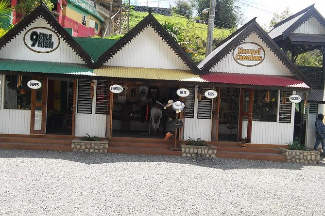 private-tour-ocho-rios-or-runaway-bay-to-9-mile-bob-marley-birth-resting-place