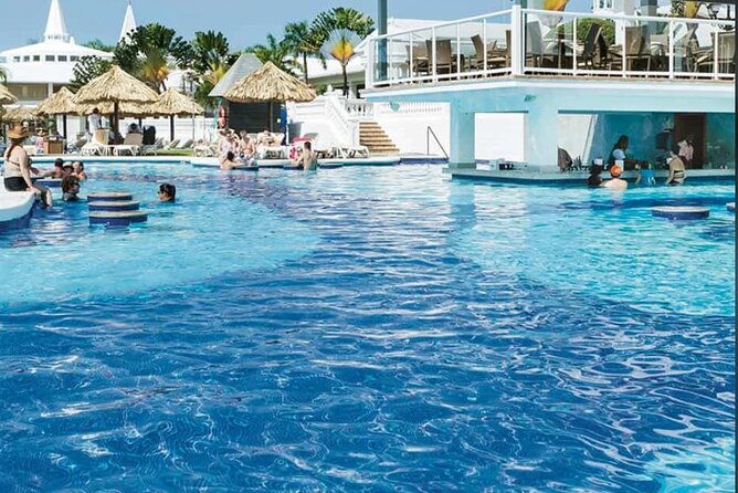 private-transfer-from-or-to-airport-to-rui-negril