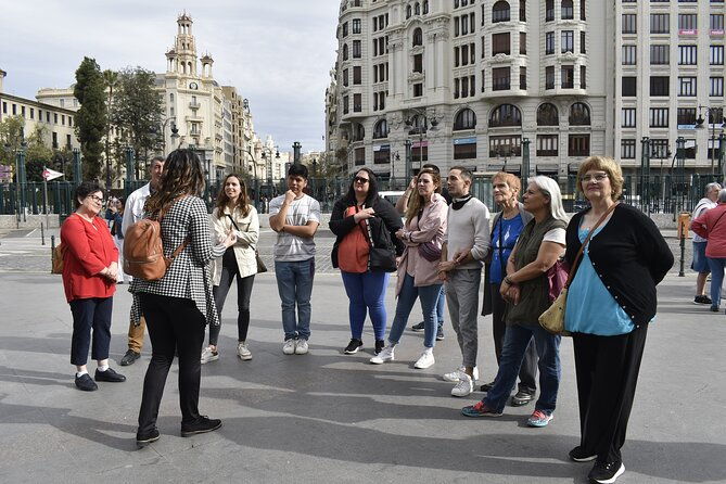 private-walking-tour-of-games-and-history-in-the-center-of-valencia-2