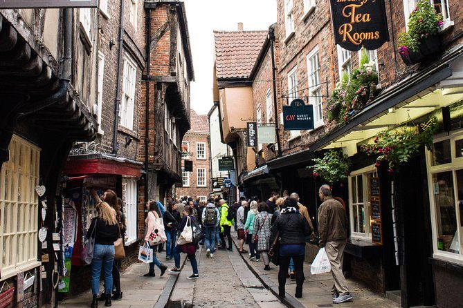 private-walking-tour-york-city-highlights-and-york-minster