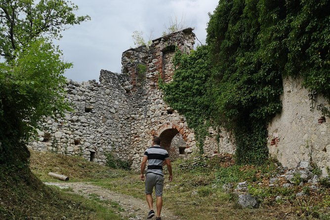 private-wine-tour-from-zagreb-two-local-wineries-samobor