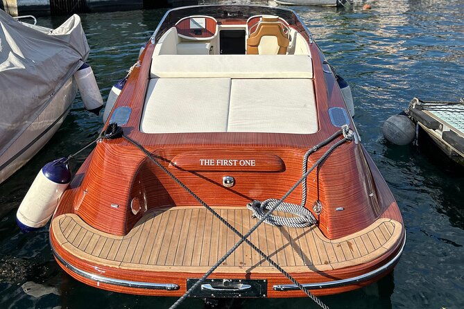 private-wooden-boat-tour-on-lake-como